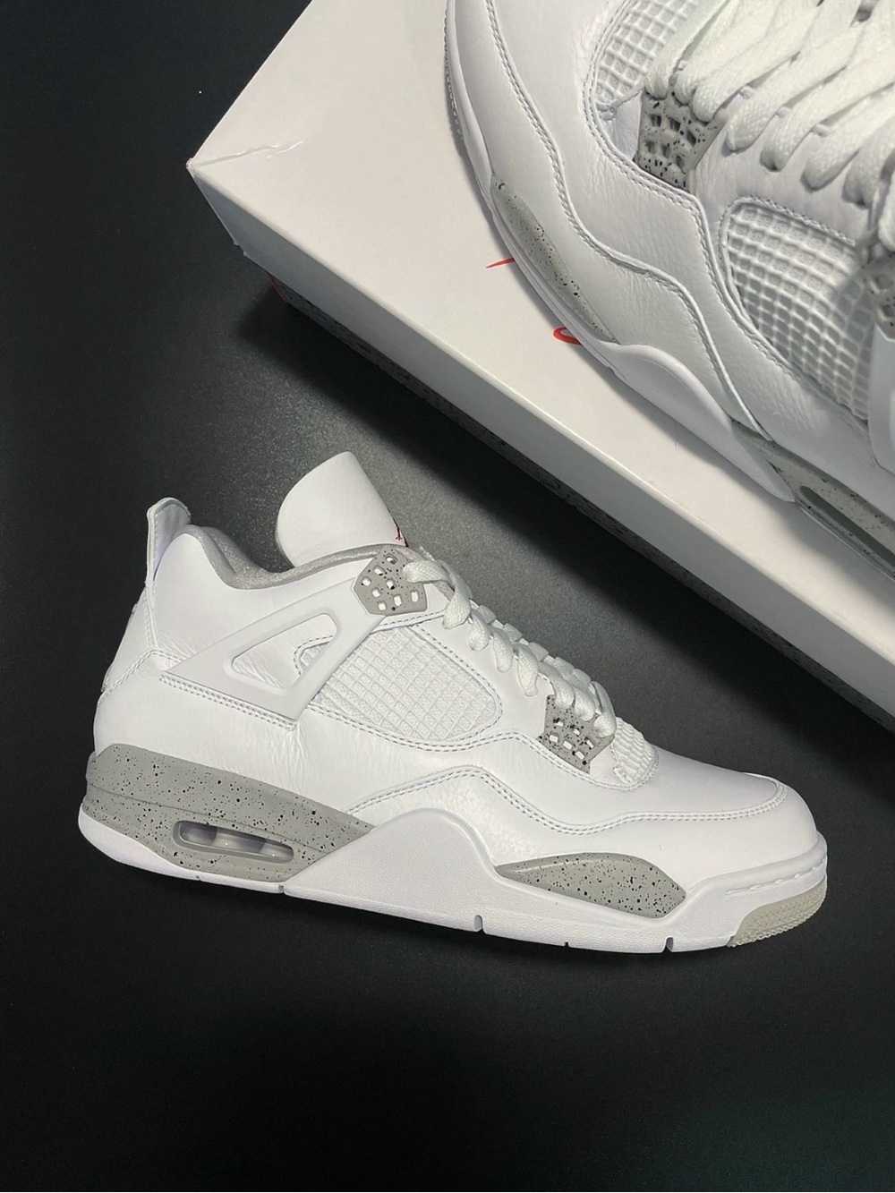 Jordan 4 Retro - White Oreo Men’s Sneakers - Picture 4 of 6